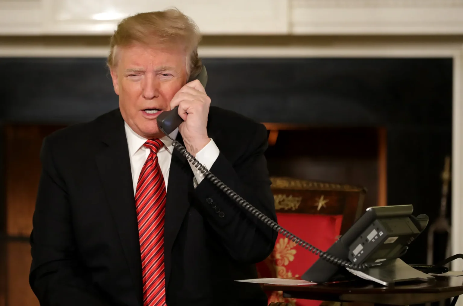 "Governor Carney": Trump Revives Taunt, Threatens Canada with 100% Tariffs Over China Deal