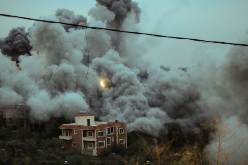 Israel Bombs 4 Syria-Lebanon Crossings; 2 Killed in South Israel Bombs 4 Syria-Lebanon Crossings; 2 Killed in South