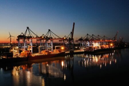 Europe Cheers US Tariff End, But Weak Dollar Looms Europe Cheers US Tariff End, But Weak Dollar Looms