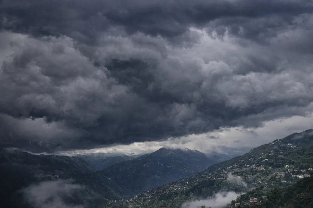 Dark storm clouds over Himachal Pradesh as IMD issues yellow alert for strong winds and hailstorm